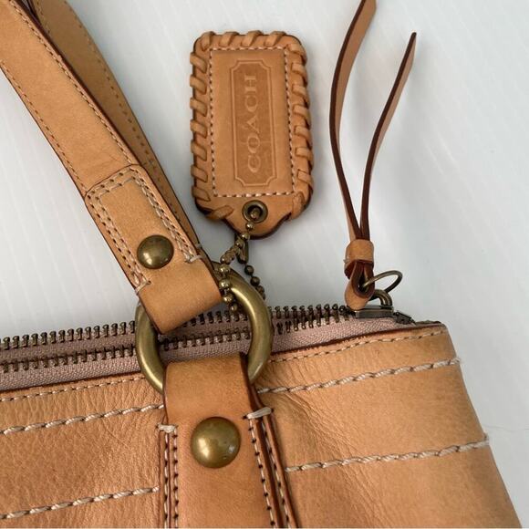 Coach Poppy Whipstitch shoulder bag tan leather with pink lining - Picture 11 of 12